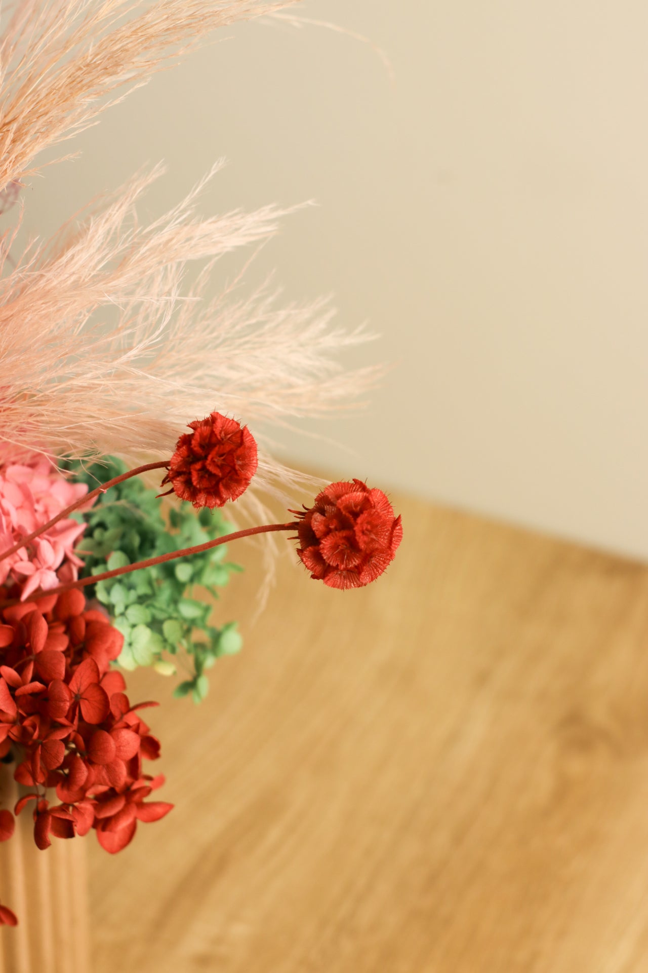 Grande Cremisi, composizione di fiori stabilizzati