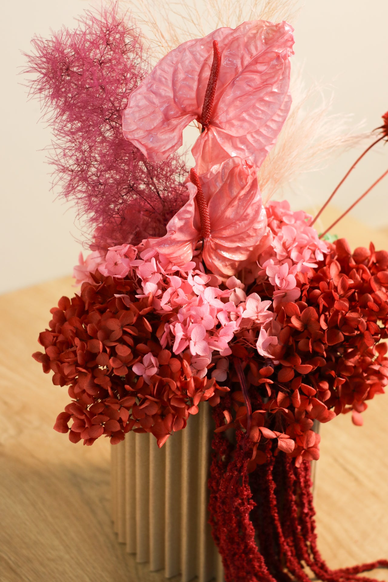 Grande Cremisi, composizione di fiori stabilizzati